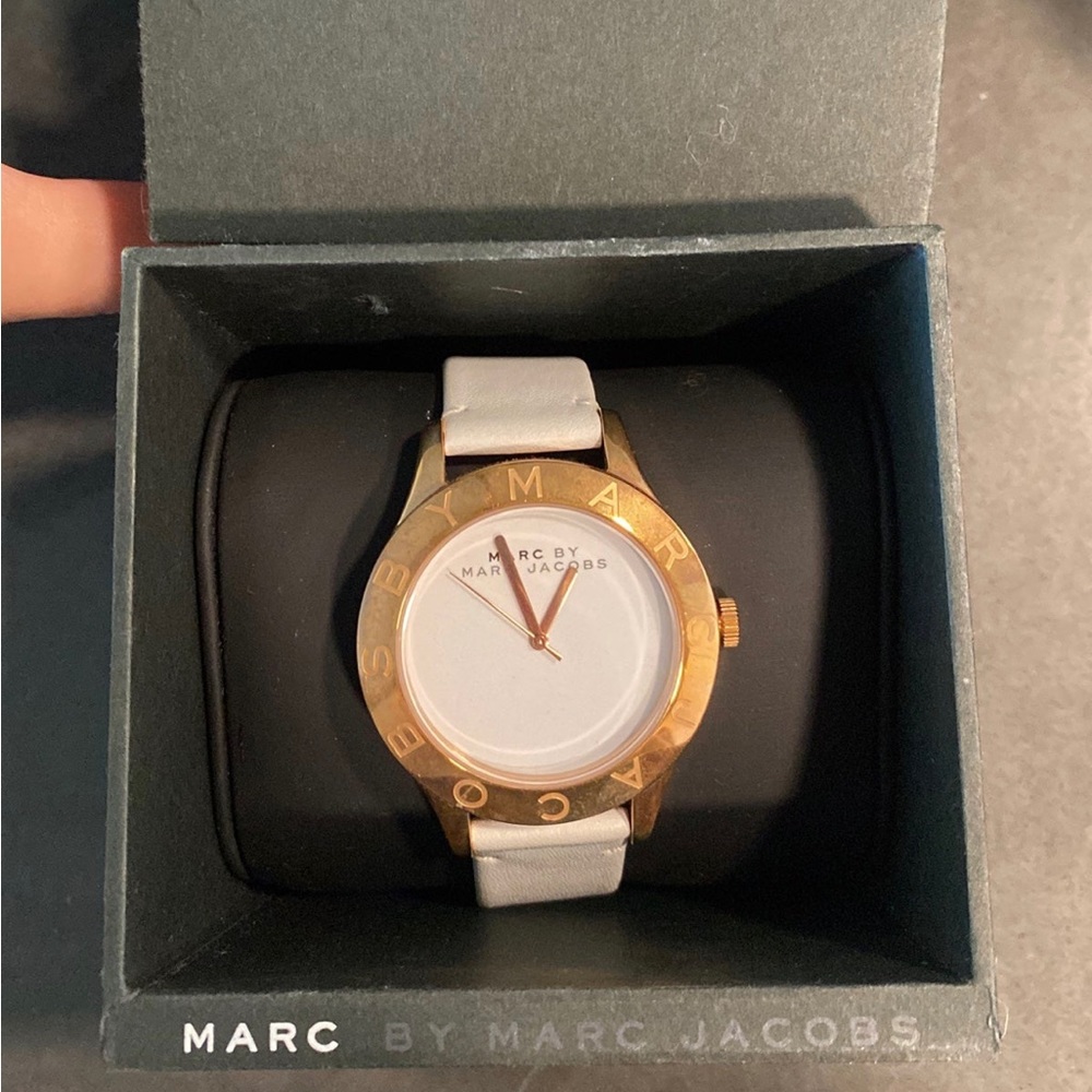 MARC BY MARC JACOBS WHITE WOMENS WATCH